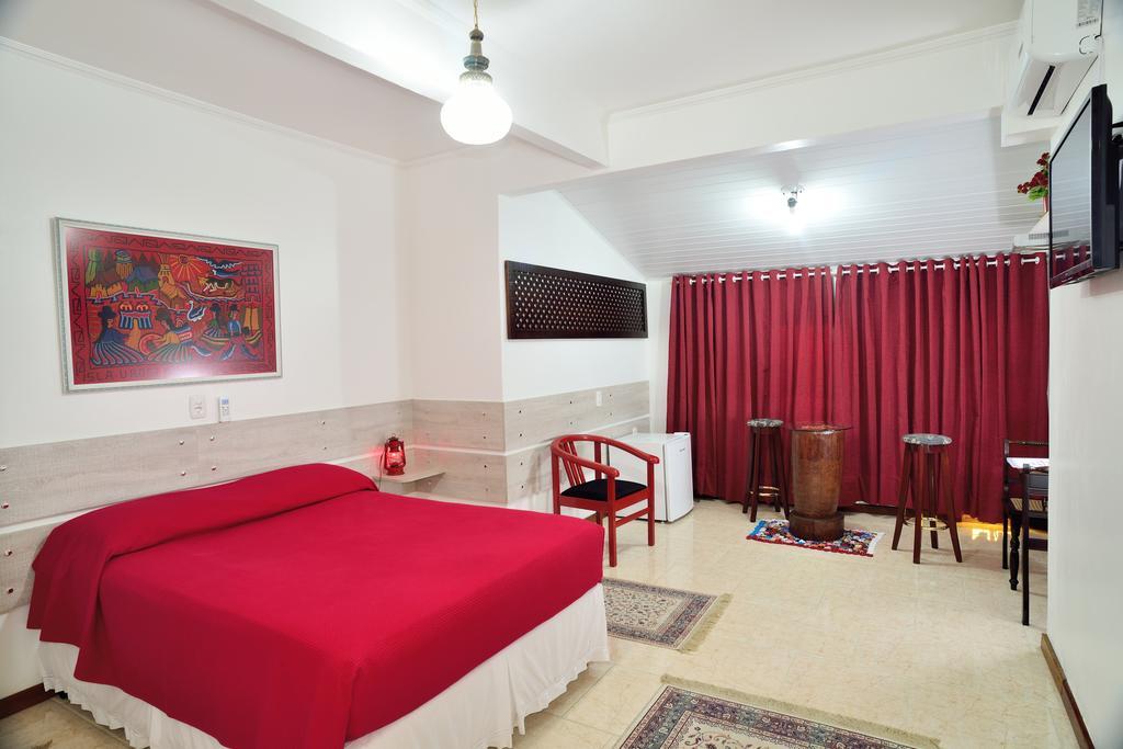 Hotel Pousada Casa Tasca Bento Goncalves Ruang foto